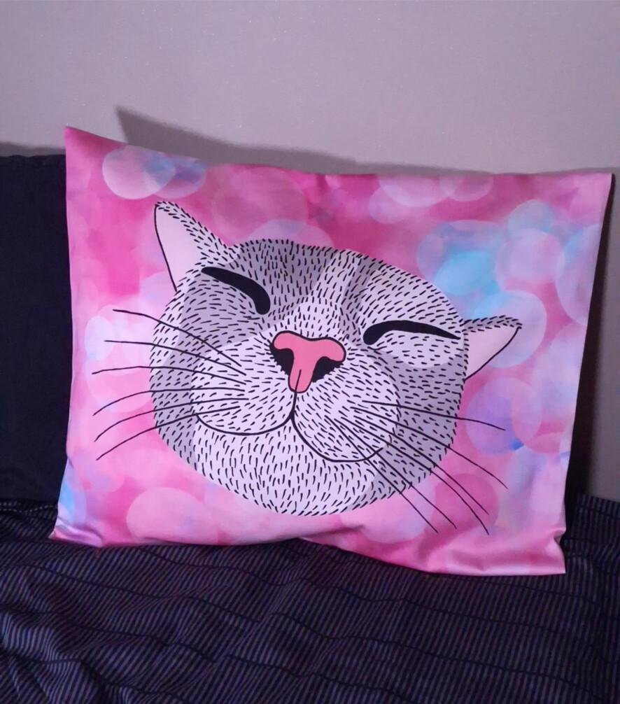 happy kitty tyynyliina, ennakkotilaustuote