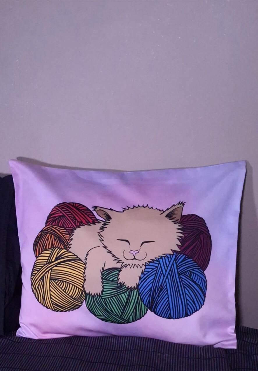 happy kitty tyynyliina, ennakkotilaustuote