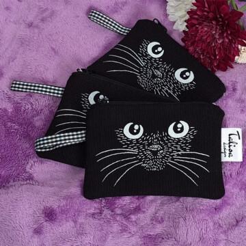 kasvotpimeässäpussukat