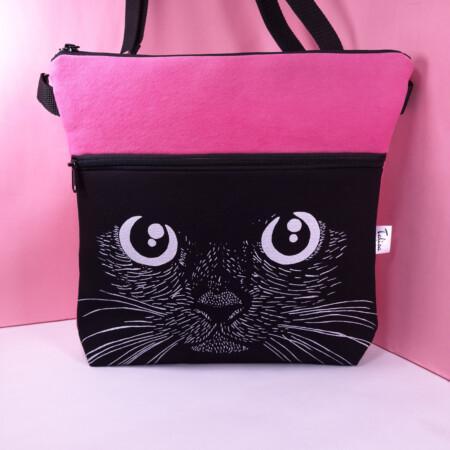 kasvotpimeässäolkalaukkuiso