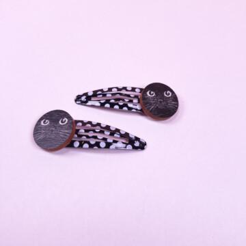 kasvotpimeässäpolkadot