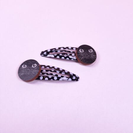 kasvotpimeässäpolkadot