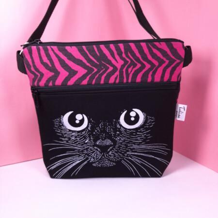 raidallinenkasvotpimeässälaukku