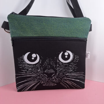 kasvotpimeässävihreäfarkkulaukku1